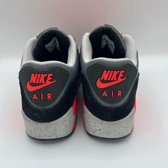 NIKE Air Max, Athletic Shoes, Size 8, Black & Pink - Picture 6 of 8